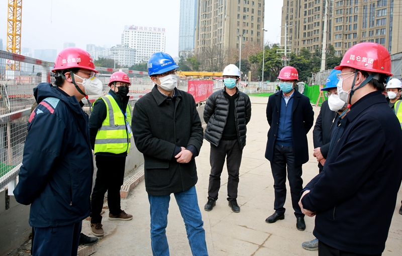 成都轨道集团党委书记,董事长胡庆汉到成都地铁6号线工地检查防疫及